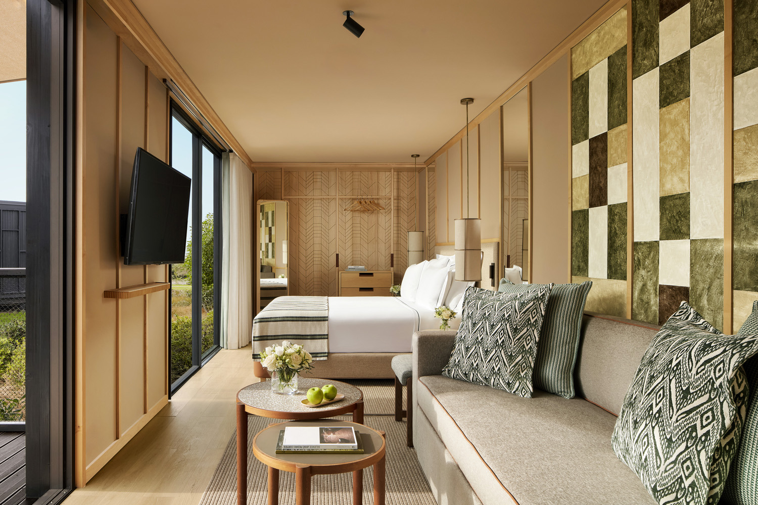 XXX  / Producao do fruto Pitaia em Vila Nova de Cacela no Algarve, 4 de Setembro 2024 / creditos: FILIPE FARINHA/LUSA